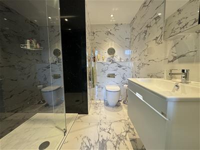 En-Suite Shower Room/WC